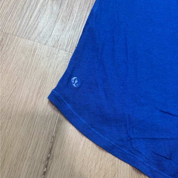 Lululemon Blue Long Sleeve Crewneck Open Back Thumb Holes Top Shirt Small - Picture 4 of 6